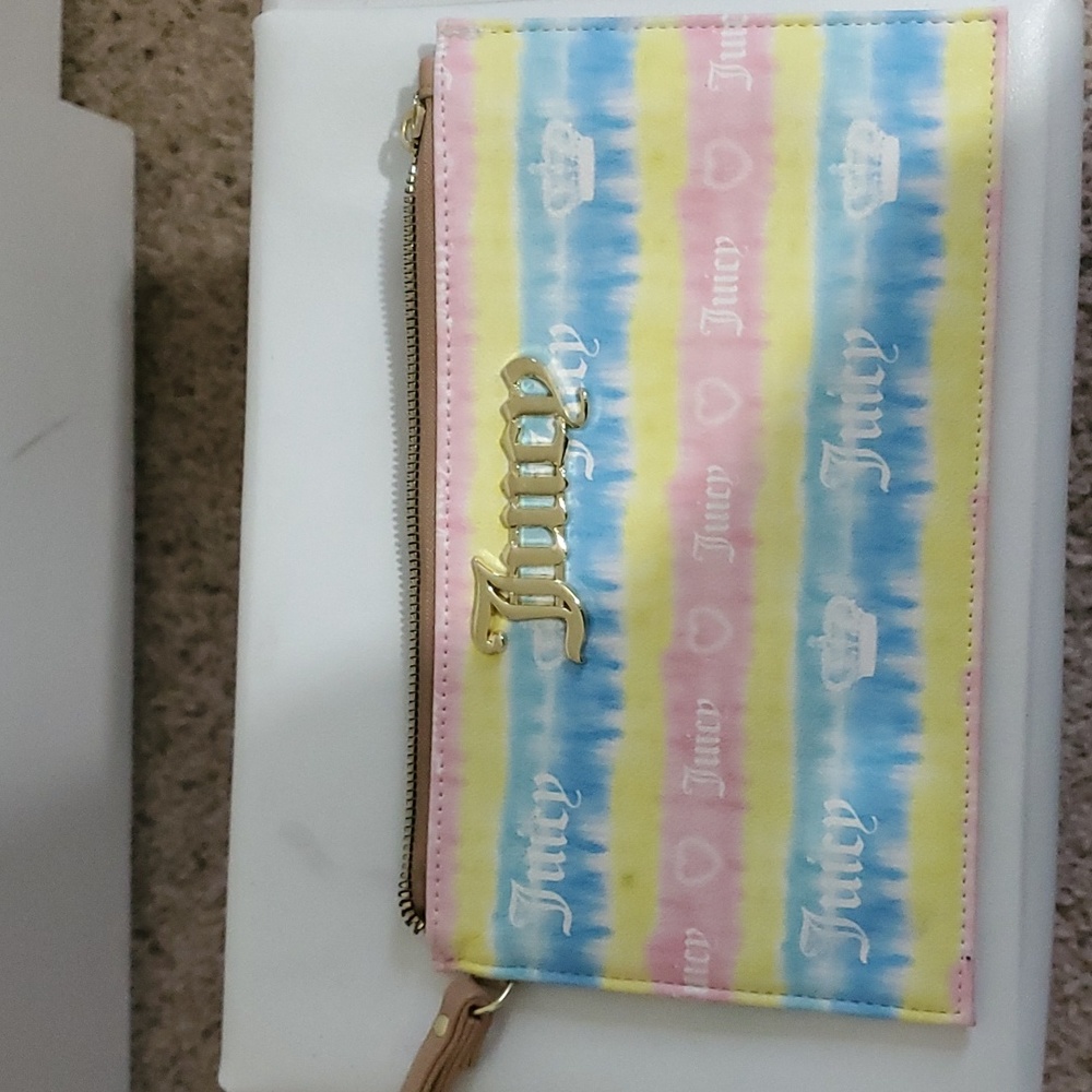 Juicy Couture wristlet